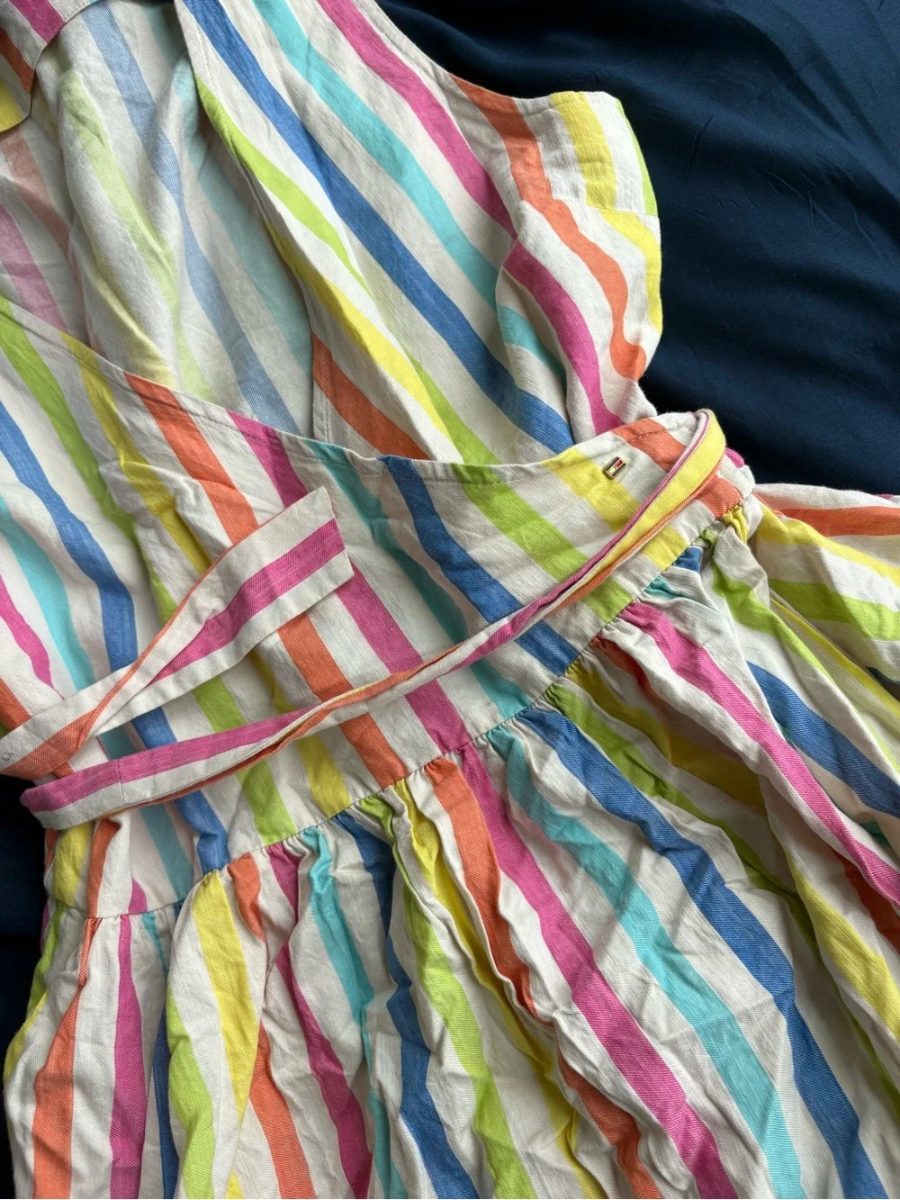 Size 10- Tommy Hilfiger Sleeveless Collared Midi Dress in Multi-Stripe - Picture 5 of 6